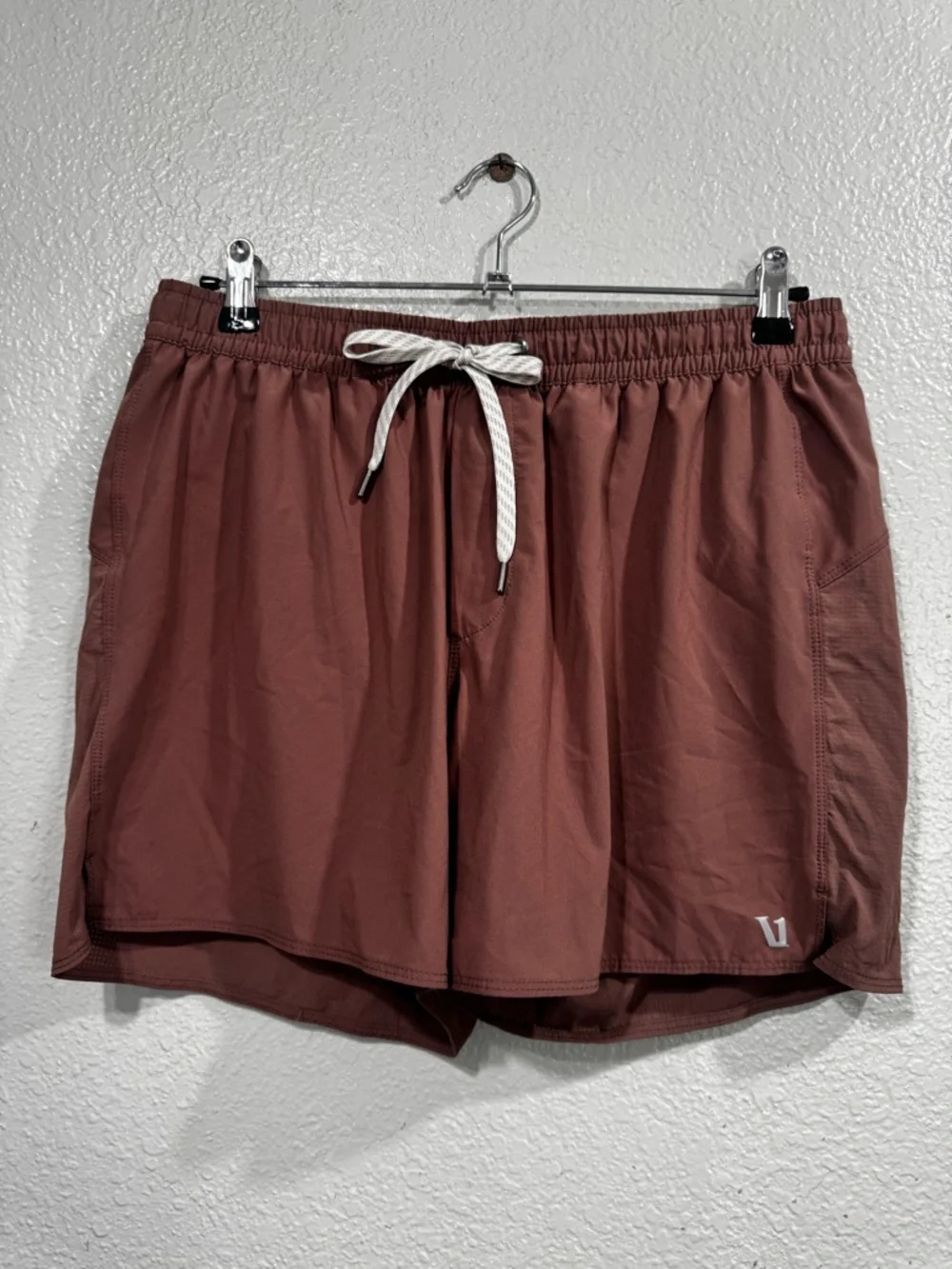 Vuori Men's Course Run Short Terracotta 5” inseam Size Large - Picture 5 of 16